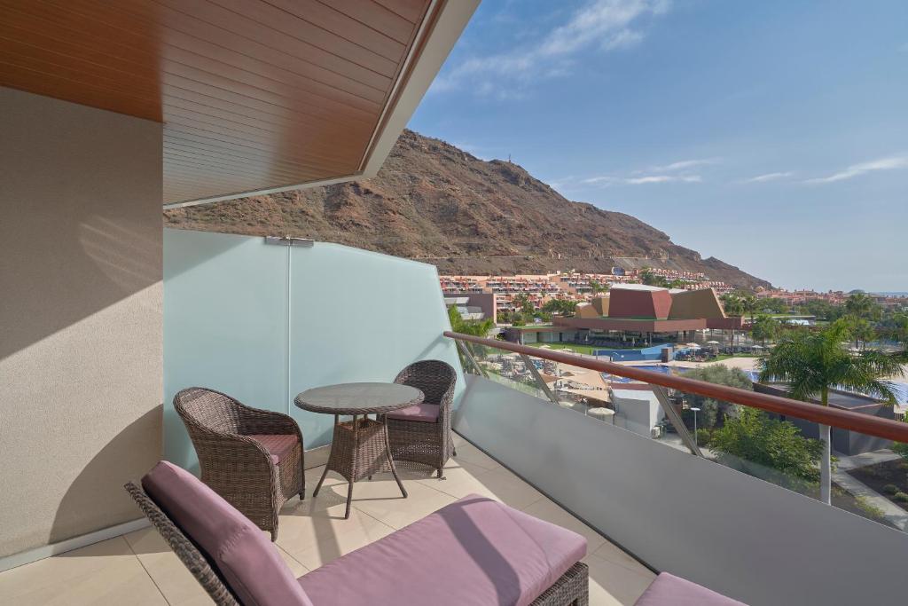 Radisson Blu Mogan balcony