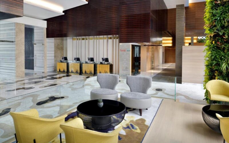 Crowne Plaza (2)