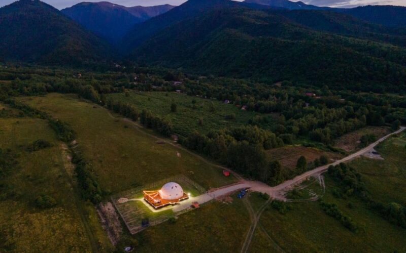 Top Villas in Romania: Chalet stays in Nature 24 dome (10)