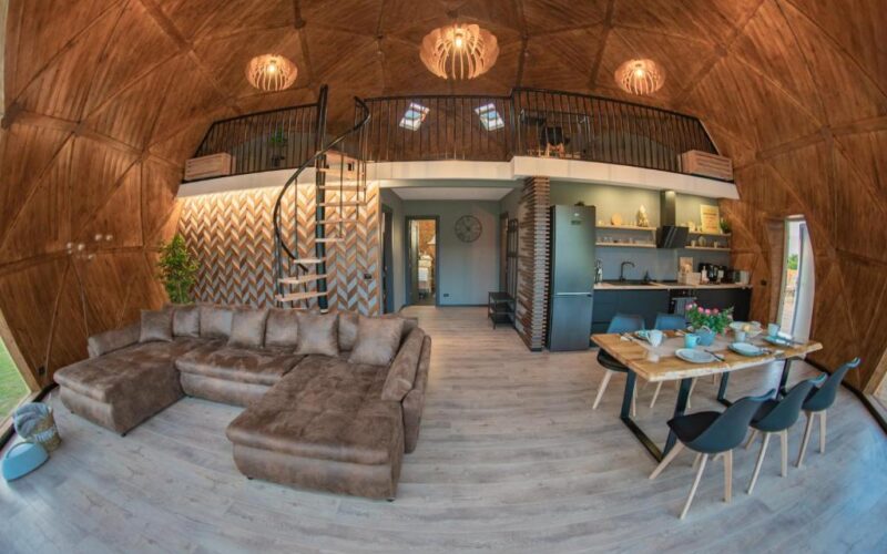 Top Villas in Romania: Chalet stays in Nature 23 dome (9)