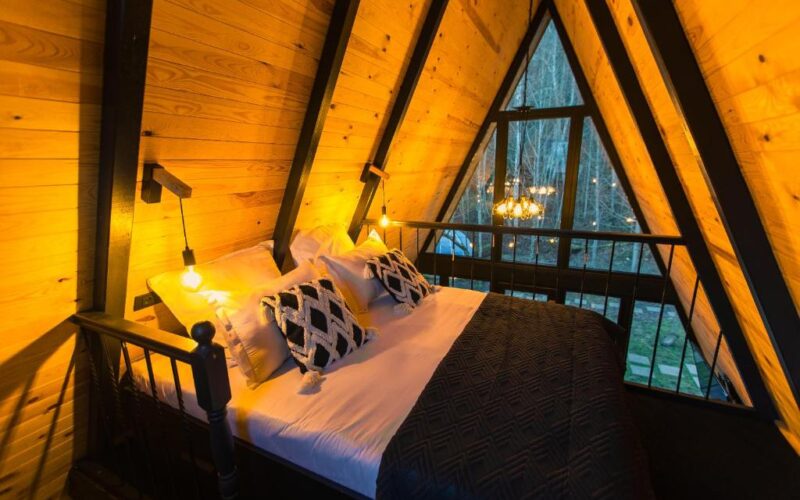 Top Villas in Romania: Chalet stays in Nature 30 palo (6)